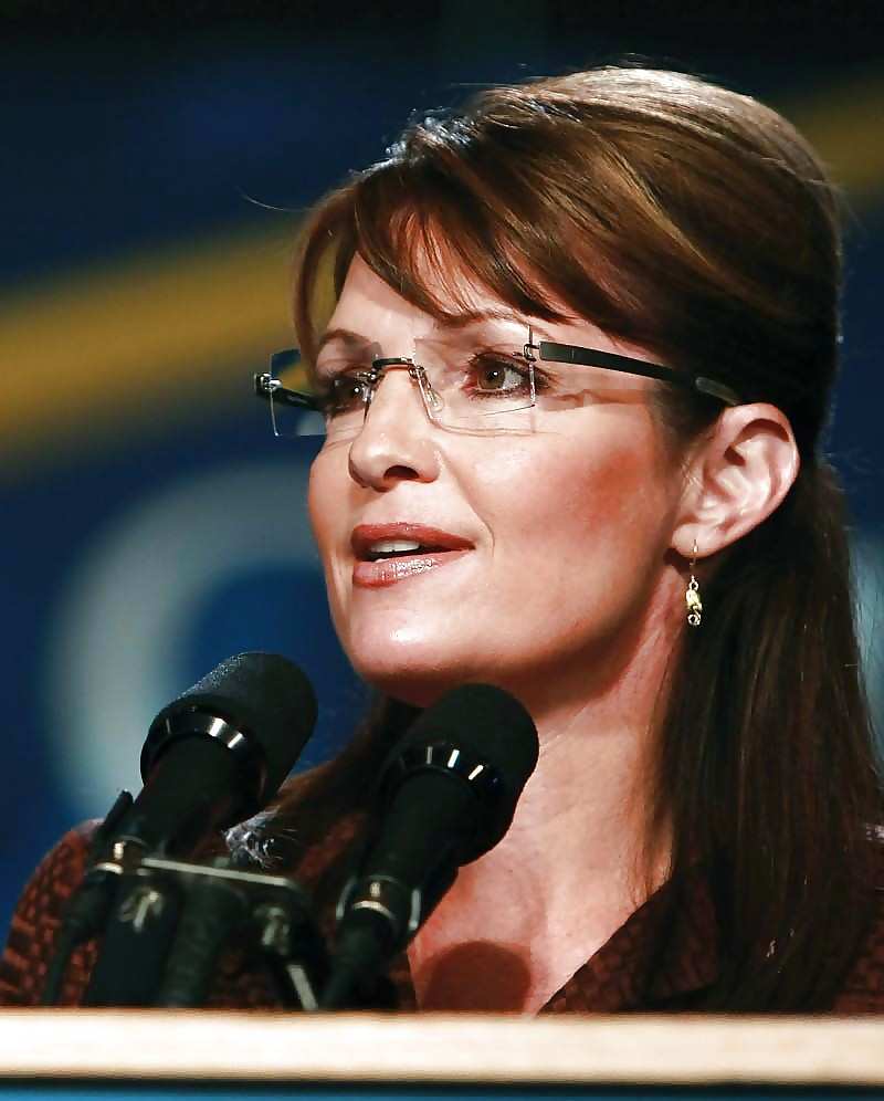 SEXY MILF SARAH PALIN - SOME REAL AND SOME FAKE